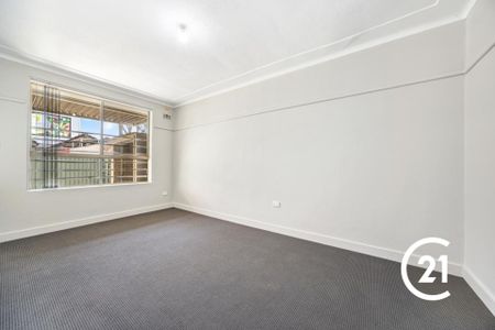 3 Bedroom Apartment - Access Via Dixon Lane - Photo 3