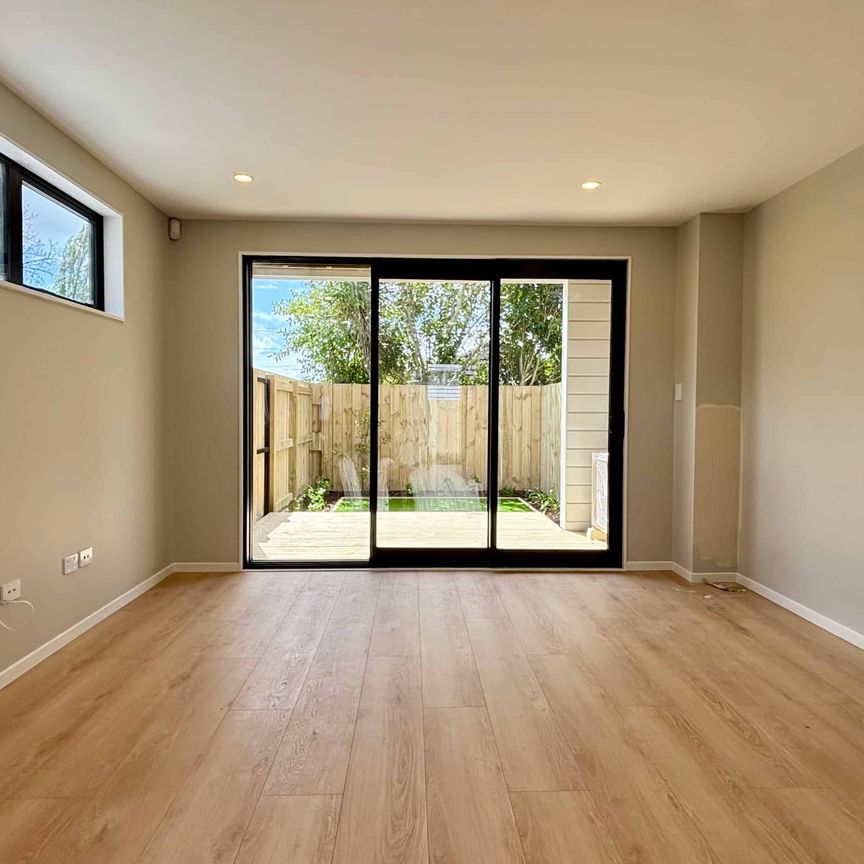 Brand-New 3-Bedroom Townhouse in Glen Eden - Photo 1