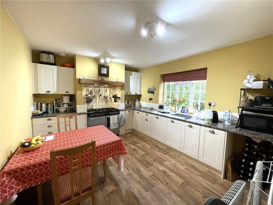 Available late November, 2 Manor Gardens is a welcoming two bedroomed semi-detached property situated in the sought-after village of Aldborough and located only a short distance away from an excellent selection of amenities in the nearby market town of Boroughbridge. - Photo 1