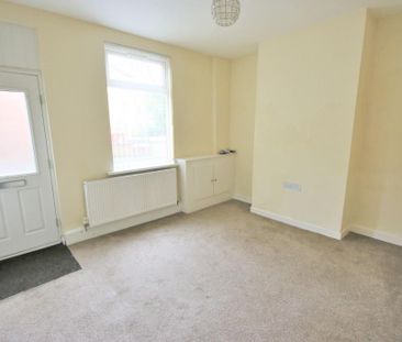 2 bedroom end of terrace house to rent - Photo 1