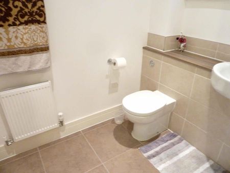 Sherwood Way, Epsom, Surrey, KT19 8GY - Photo 5