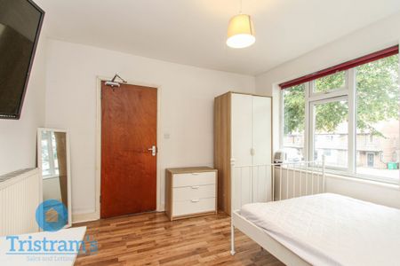 4 bed Semi-Detached House for Rent - Photo 5