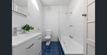 Spacious 3-Bedroom St Kilda Rental with Modern Upgrades and Alfresco Living - Photo 3