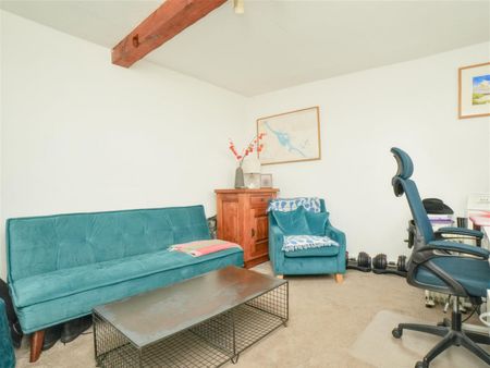 3 bedroom House To Let - Photo 2