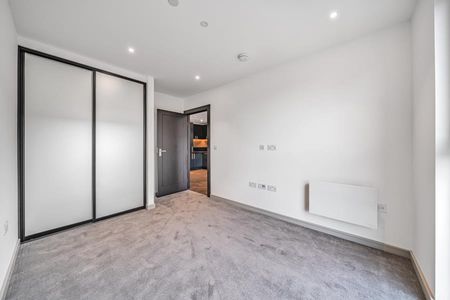 Eden Grove, Staines, Surrey, TW18 - Photo 2