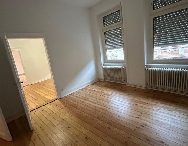 Schöne 4-Zimmer Wohnung im 2. OG mit Balkon in Wiesbaden-Mitte - Photo 1