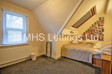 7 Bedroom Mid Terraced House for rent in Regent Park Terrace - Photo 3