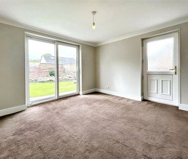 4 bedroom detached house to rent - Photo 3