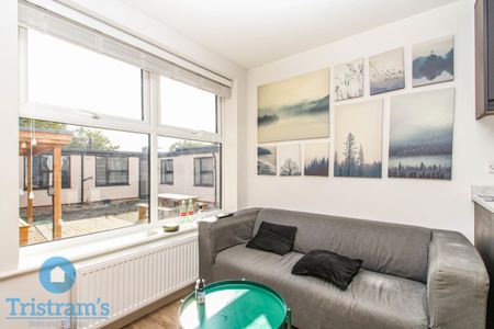 2 bed Apartment for Rent - Photo 2