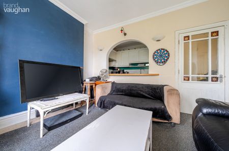 7 bedroom maisonette to rent - Photo 2