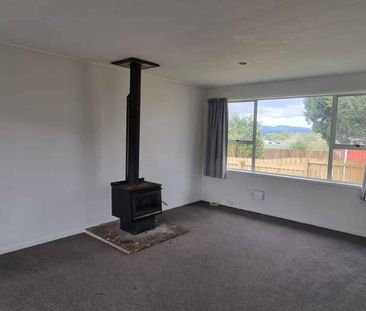 Tidy 3-Bedroom Home in Quiet Cul-de-Sac - Photo 1