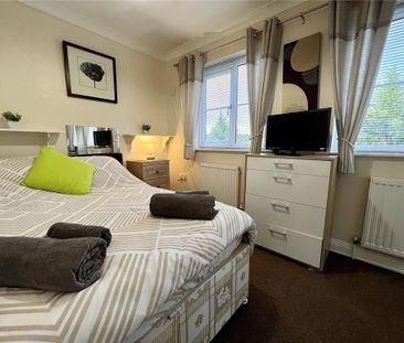 4 bedroom end of terrace house to rent - Photo 6