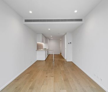 Elegant 2-Bedroom Residence at Australia 108 - Photo 2