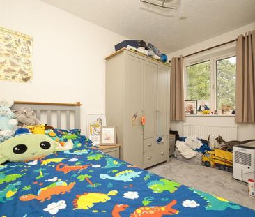 2 bedroom end of terrace house to rent - Photo 3