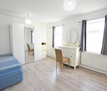 4 bedroom terraced house to rent - Photo 2