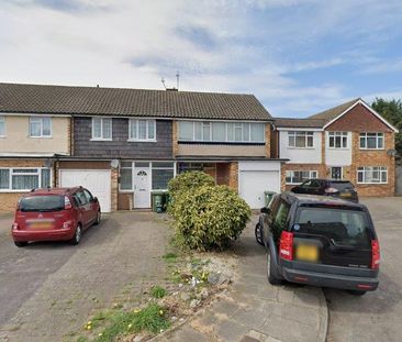 Maxwell Road, Ashford TW15, London - Photo 1