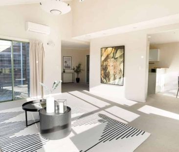 Centrally located oasis - Photo 2