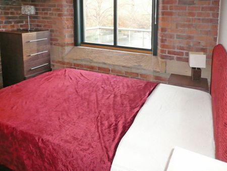 3 bedroom flat to rent - Photo 4