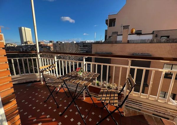 Calle de la Infanta Mercedes, Madrid, Community of Madrid 28020