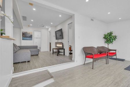 For Lease - 24 Trillium Avenue, Hamilton, Ontario - Photo 2