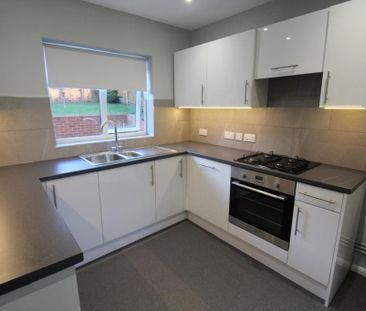 3 bedroom semi-detached house to rent - Photo 4