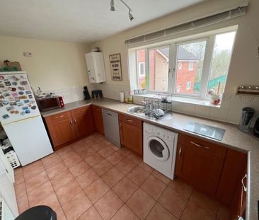 Grindle Road, Longford, Coventry - Available Immediately - Photo 6