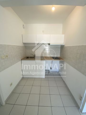 Location Appartement 3 pièces 47m² LE GRAU DU ROI 30240 - Photo 2