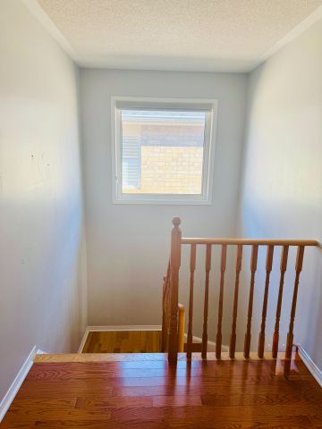 For Lease - 6 Hollingsworth Circle, Brampton, Ontario - Photo 2