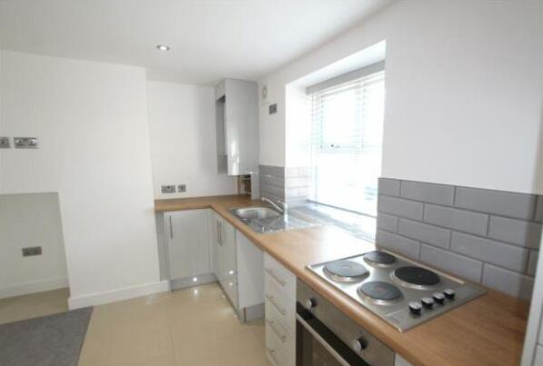 Manchester Road, Linthwaite, HUDDERSFIELD - Photo 1