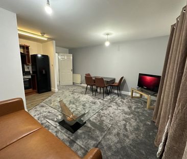 2 Bed Flat, Paisley Road West, G51 - Photo 2