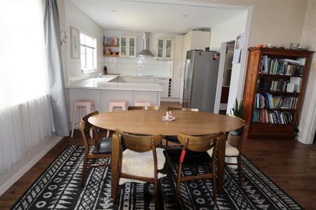 Family home in prime location - Photo 3