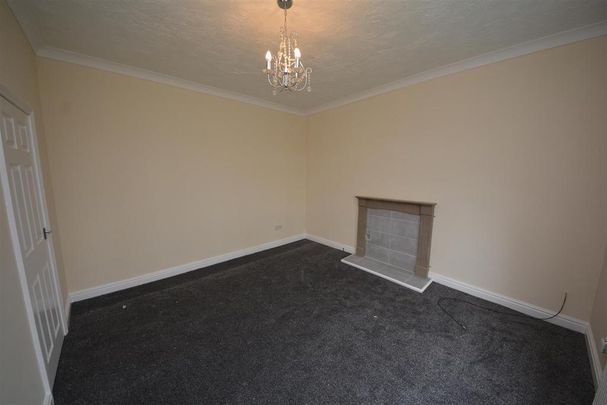 2 bedroom end of terrace house to rent - Photo 1