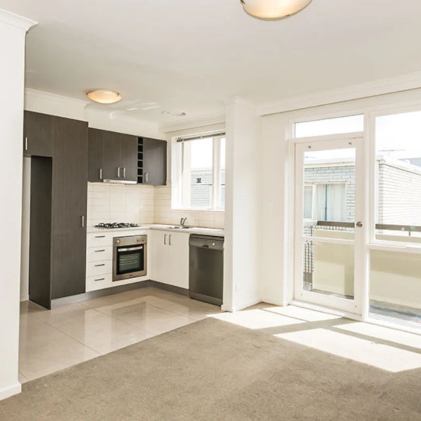 Unit 8/102 Westbury Street, St Kilda East. - Photo 1