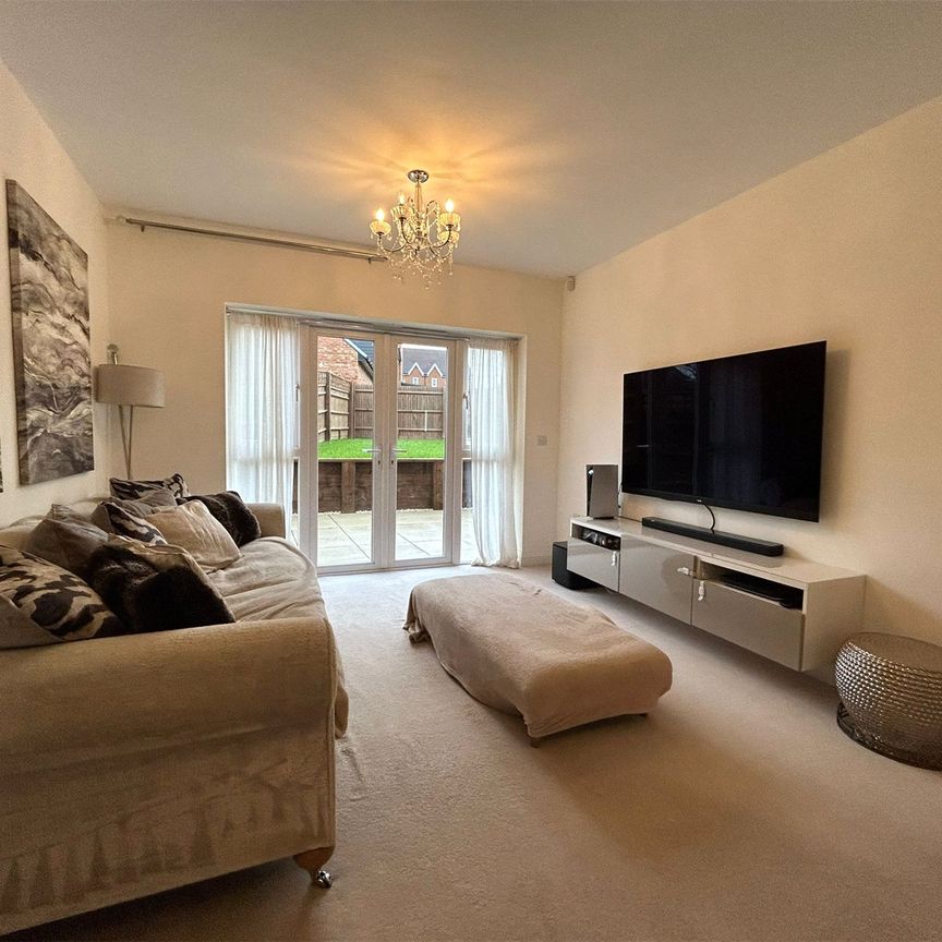 Meadowsweet Lane, Warfield Meadowsweet Lane, Warfield - Photo 1