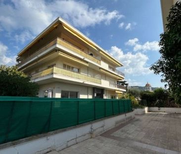 Location appartement 3 pièces 90 m² à Nice (06100) - Photo 4