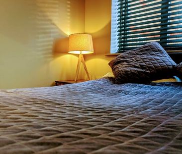 1 Bed Flat, Telegraph Place, E14 - Photo 2