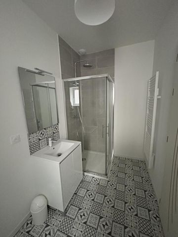 Location Appartement 1 pièce Meublé 31m² LE CREUSOT 71200 - Photo 4