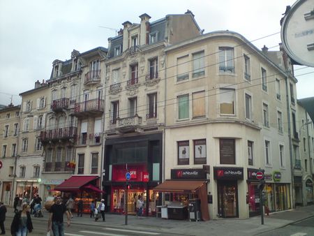 Location Appartement 3 pièces 81m² NANCY 54000 - Photo 3