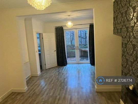 3 bedroom semi-detached house to rent - Photo 1