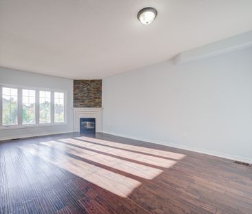 For Lease - 146 Art West Avenue, Newmarket, Ontario - Photo 2