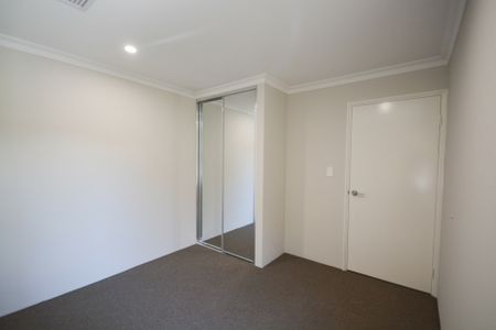 Brand New Three Bedroom Dual Living Property! - Photo 4