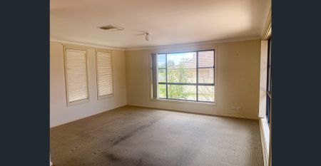 Modern Three Bedroom Home - Photo 5