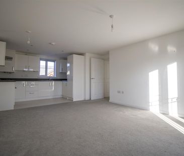 Bowthorpe Drive, Brockworth - Photo 2