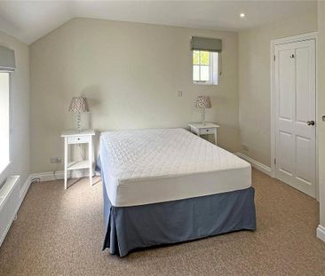 6 bedroom detached house to rent - Photo 5
