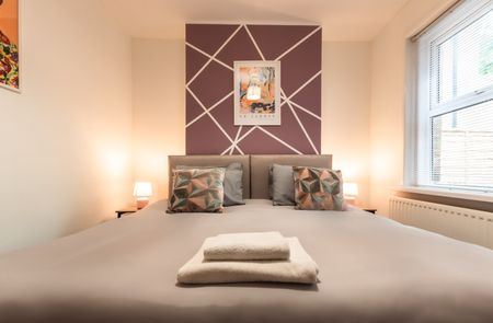 4 Bed Semi-Detached House, Burgess Road, SO16 - Photo 3