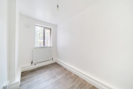 Northumberland Park, London - Photo 2