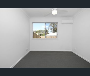 Charming 2-Bedroom Duplex - Photo 2