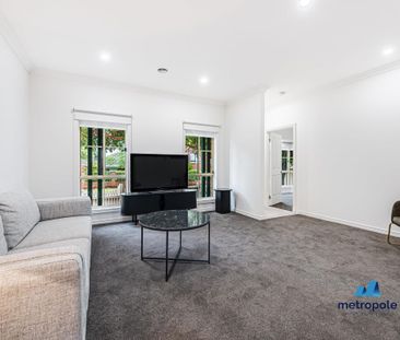 2/39 Marlborough Street, BENTLEIGH EAST, VIC - Photo 2