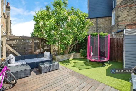 3 bedroom terraced house to rent - Photo 5