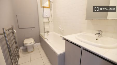 2-bedroom apartment for rent in Saint Kevin'S, Dublin - Photo 5